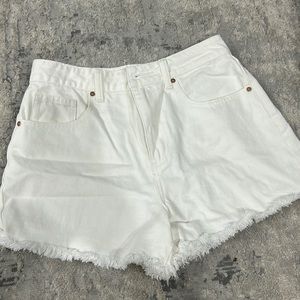 WHITE DENIM SHORTS
